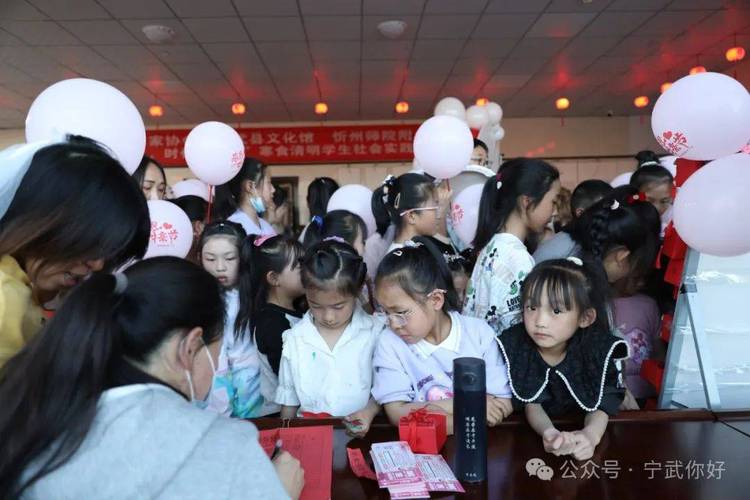 宁武县文化馆与贝斯特文化艺术交流中心联合举办母亲节主题活动